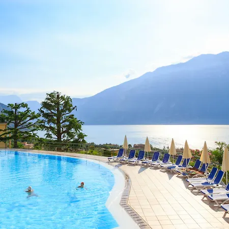 San Pietro 4* Limone sul Garda